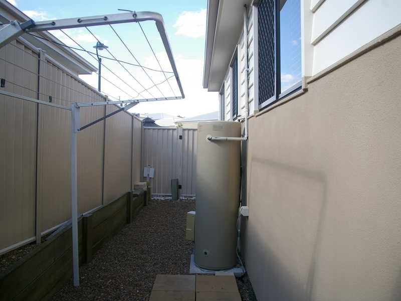 Villa 30/45 Sealy Street, Silkstone QLD 4304