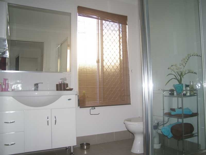 Villa 17/45 Sealy Street, Silkstone QLD 4304