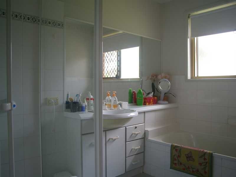 Flinders View QLD 4305