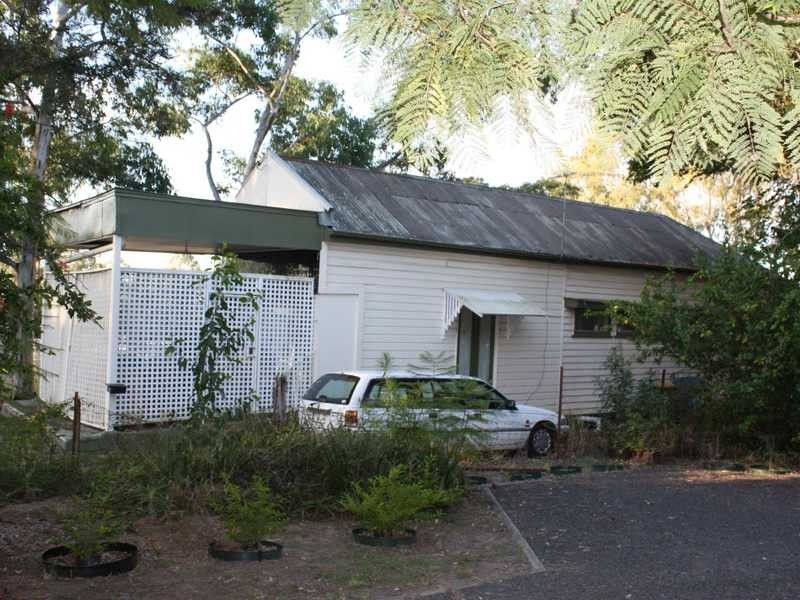 17 Station Road, Riverview QLD 4303