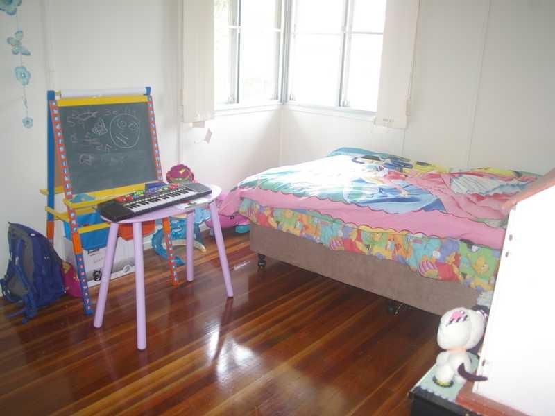 19 Coverack Street, Leichhardt QLD 4305