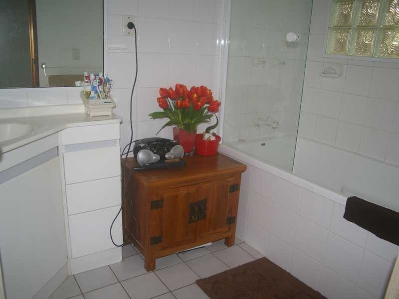 145 Adelong Ave, Thagoona QLD 4306