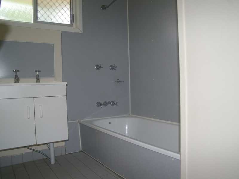 15 Brian Street, Riverview QLD 4303