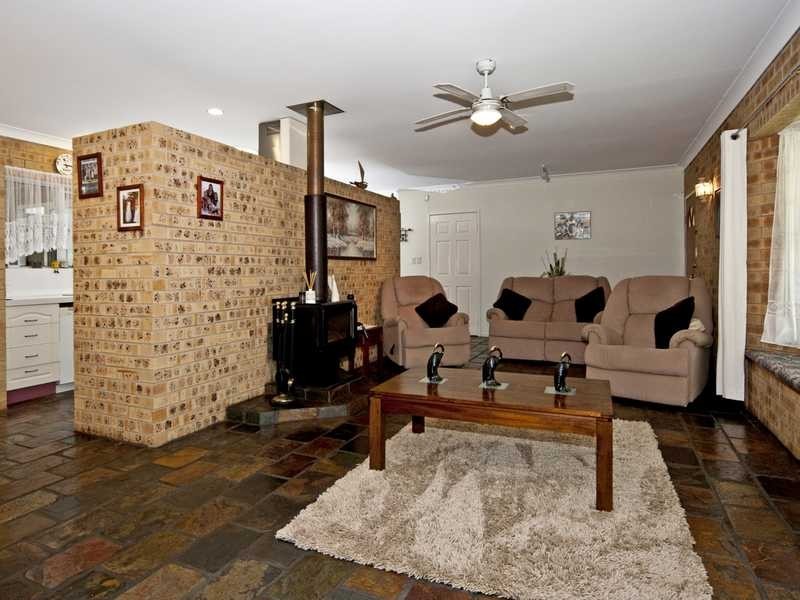 Unit 2/22 Bognuda Street, Bundamba QLD 4304