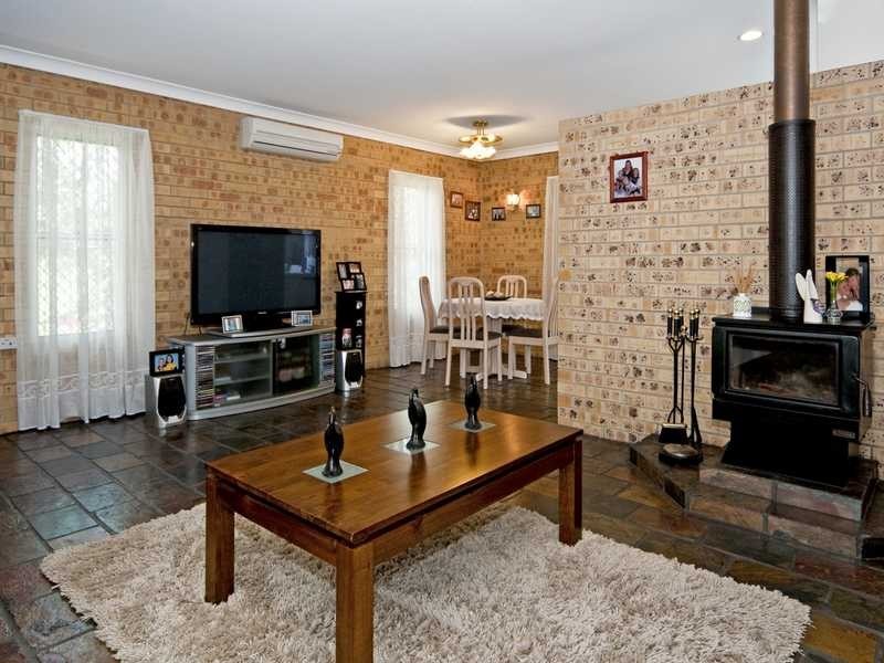 Unit 2/22 Bognuda Street, Bundamba QLD 4304