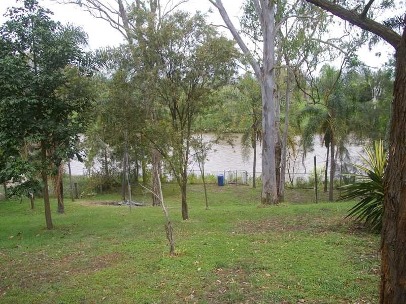 Barellan Point QLD 4306