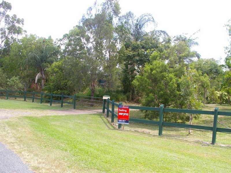 Barellan Point QLD 4306