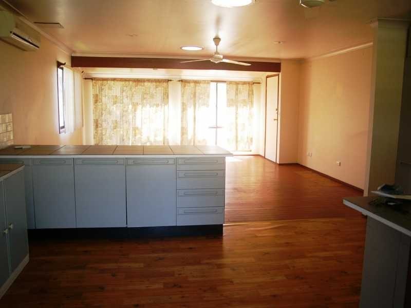 6 Madden Street, Silkstone QLD 4304