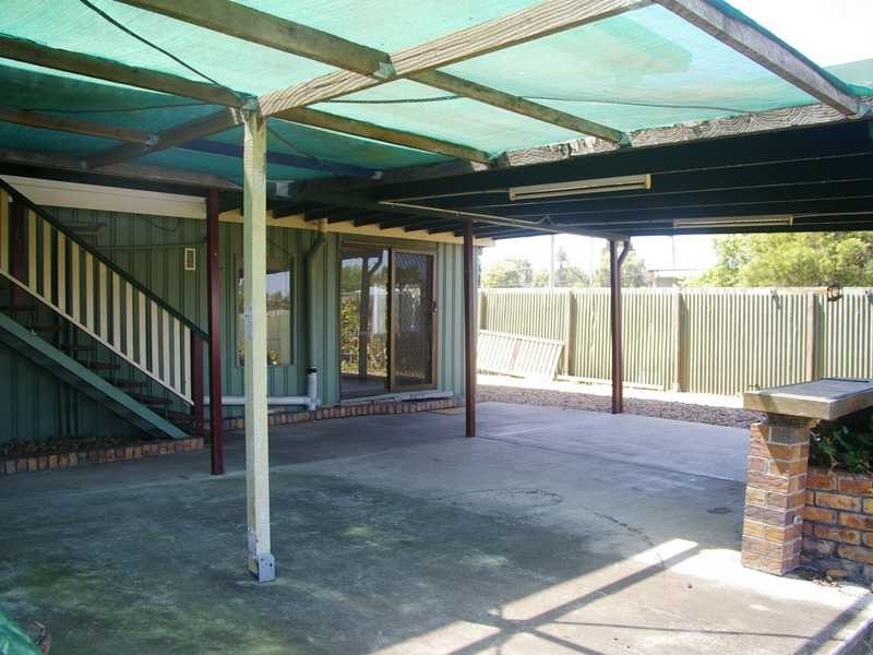 6 Madden Street, Silkstone QLD 4304