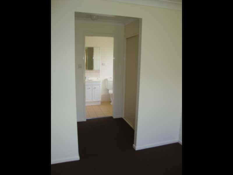 8 Glengarry Lane, Raceview QLD 4305