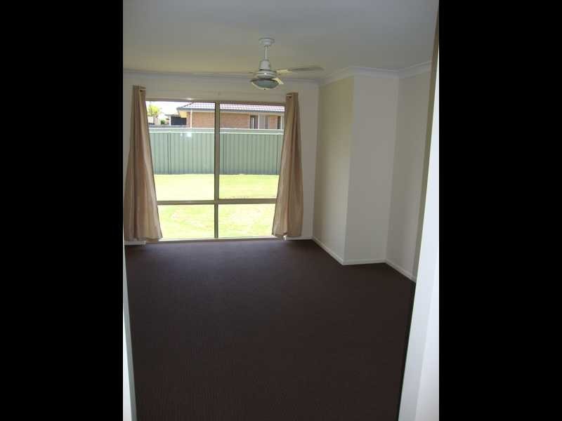 8 Glengarry Lane, Raceview QLD 4305