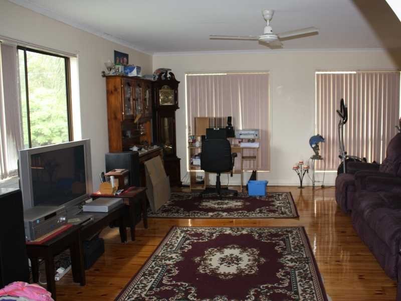 2 Midland Street, Yamanto QLD 4305