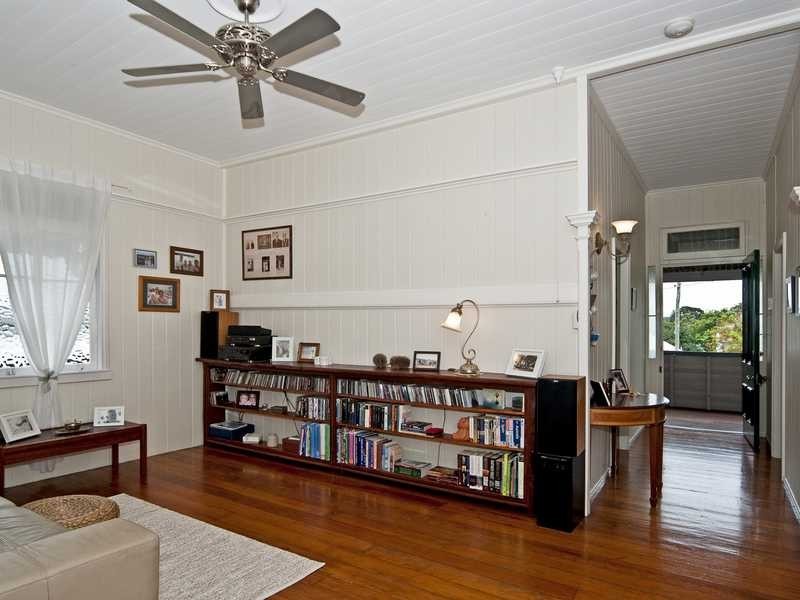 9 Lawrence Street, North Ipswich QLD 4305