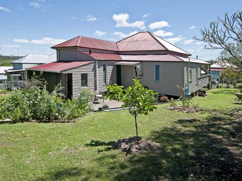 9 Lawrence Street, North Ipswich QLD 4305