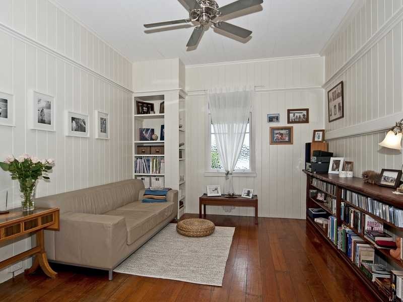 9 Lawrence Street, North Ipswich QLD 4305