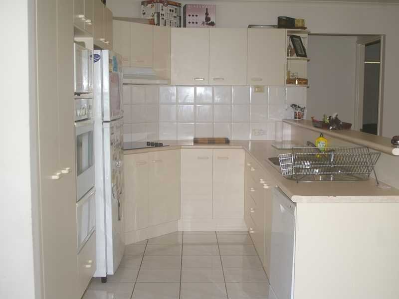 Flinders View QLD 4305