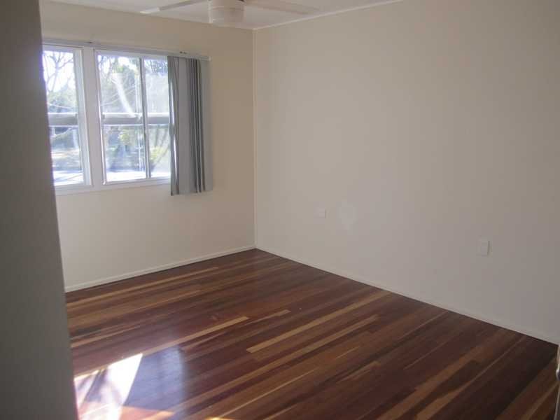 25 Trumpy Street, Silkstone QLD 4304