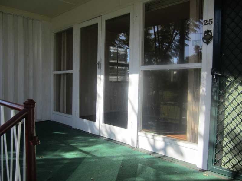 25 Trumpy Street, Silkstone QLD 4304