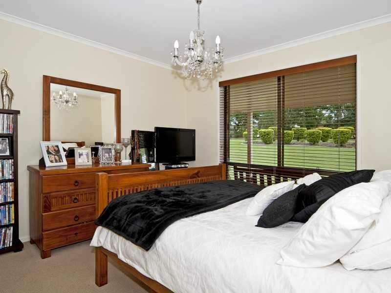 27 Bass Street Barellan Point, Karalee QLD 4306