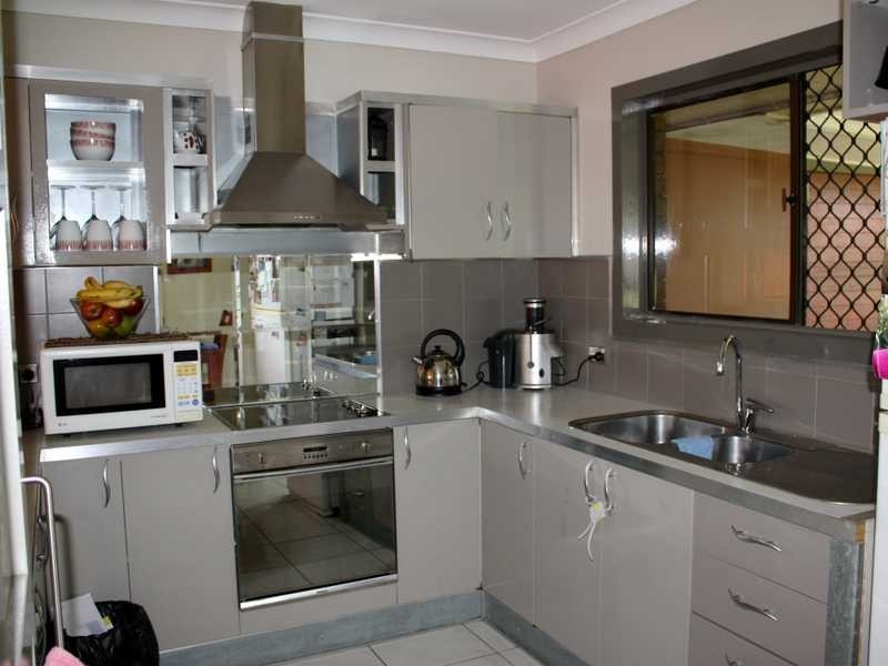 Regents Park QLD 4118