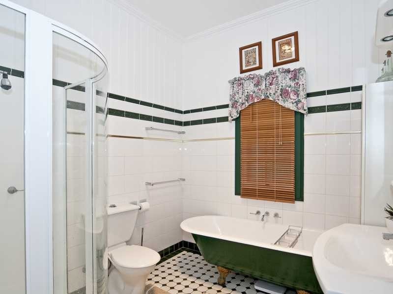 1 Bird Street, Bundamba QLD 4304