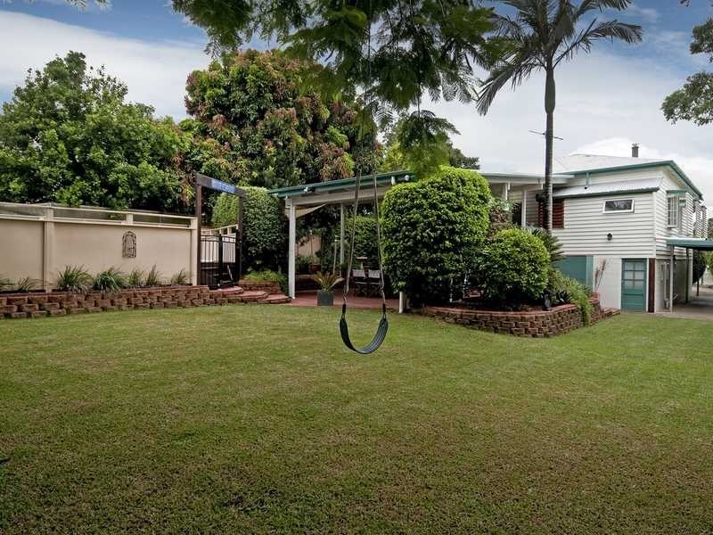 1 Bird Street, Bundamba QLD 4304
