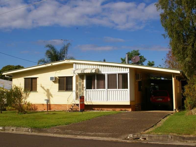 13 Vivian Street, Eastern Heights QLD 4305