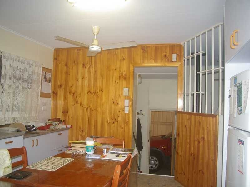 13 Vivian Street, Eastern Heights QLD 4305