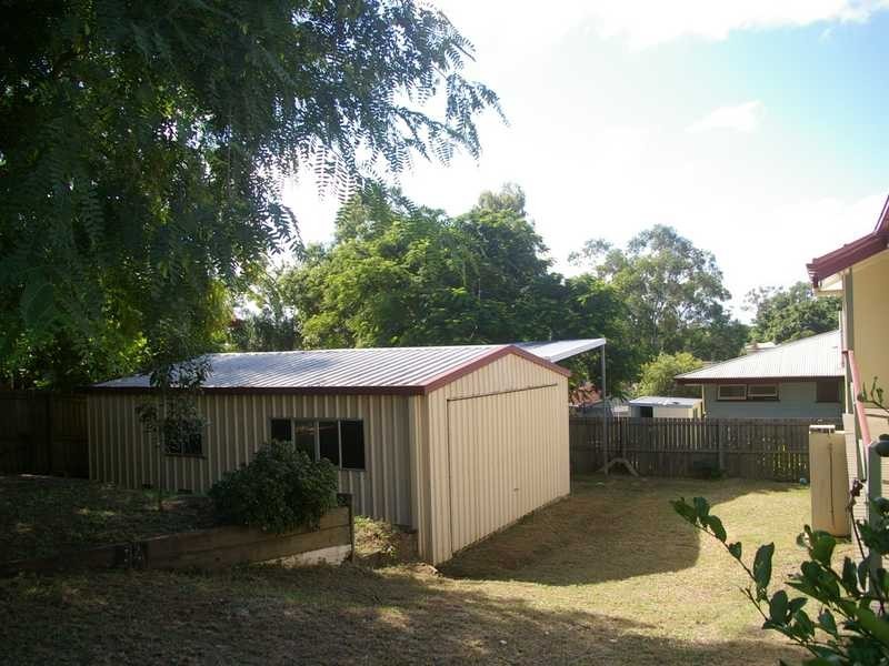 17 Wills Street, Leichhardt QLD 4305