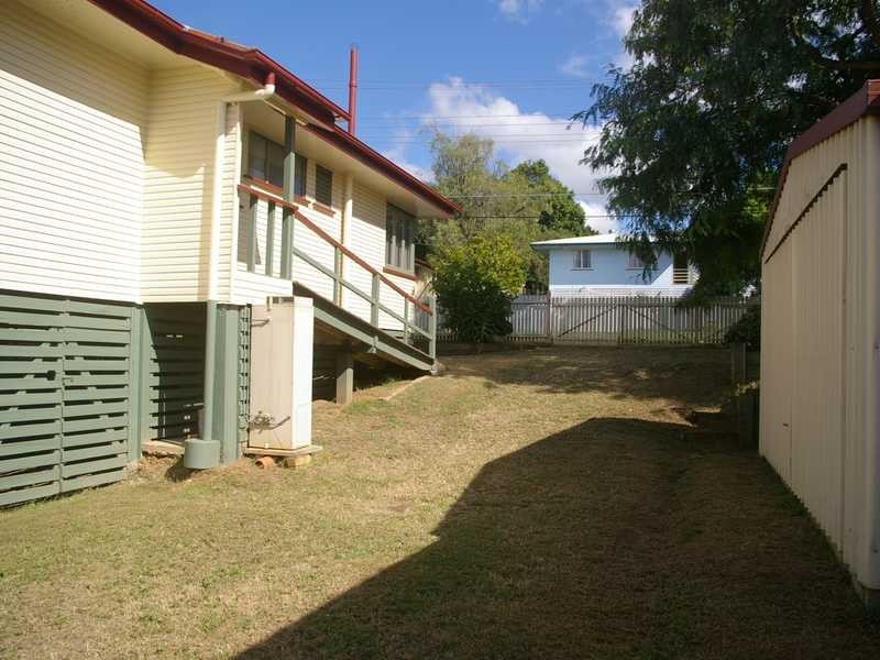 17 Wills Street, Leichhardt QLD 4305