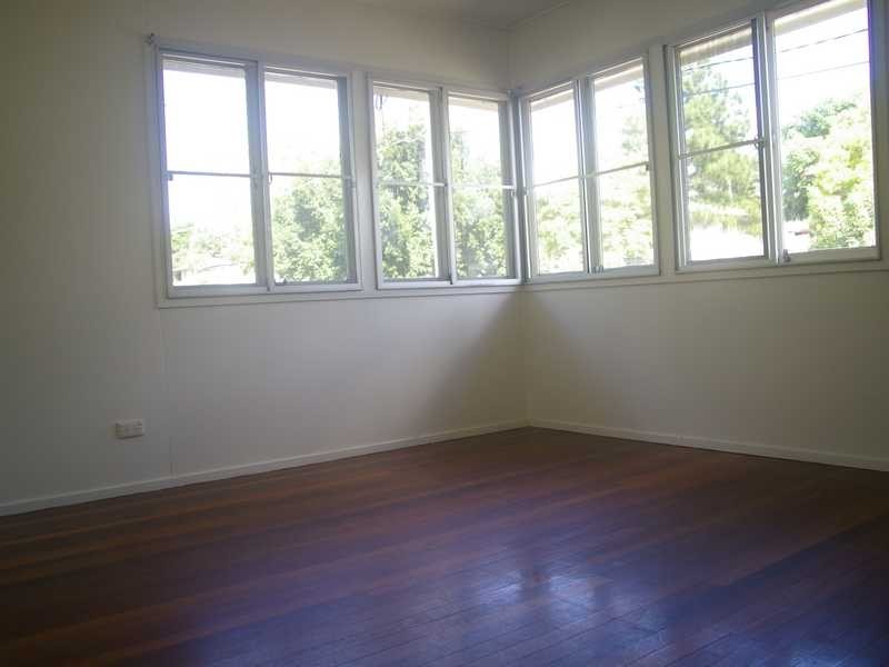 17 Wills Street, Leichhardt QLD 4305