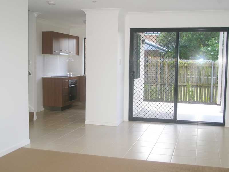 Unit 1-6/8 Macquarie Street, Booval QLD 4304