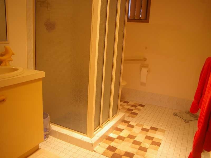 2 Amor Court, Yamanto QLD 4305