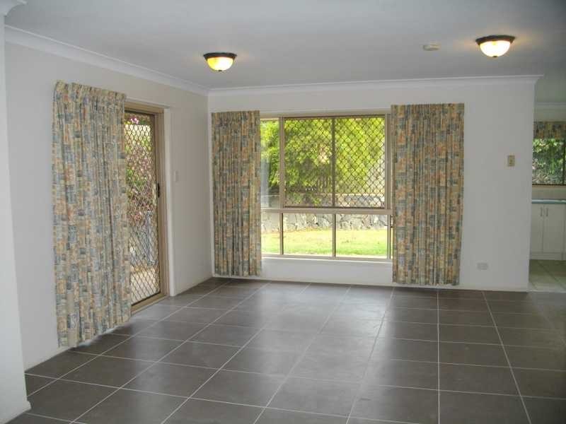 21 Brisbane Road, Dinmore QLD 4303