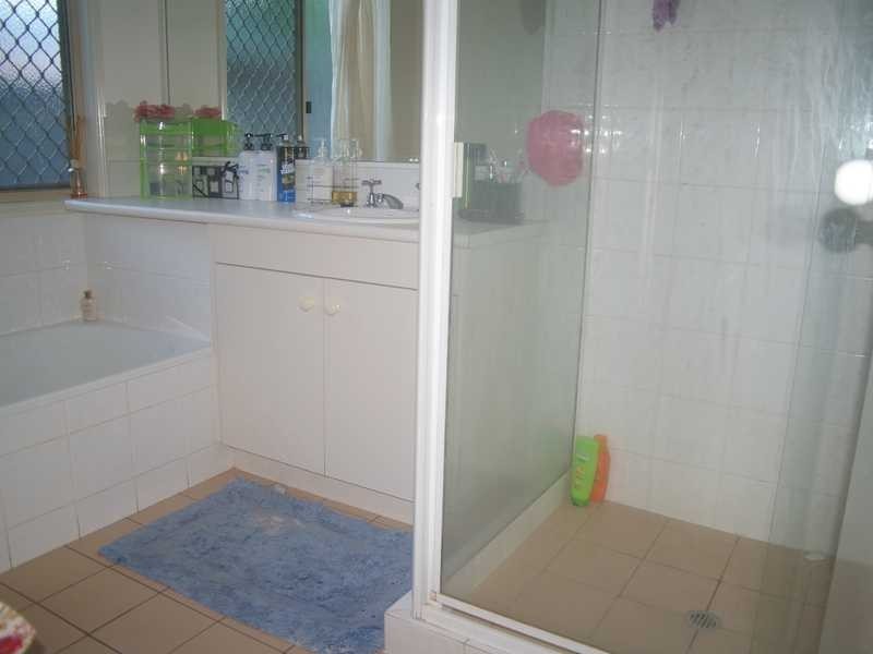21 Brisbane Road, Dinmore QLD 4303