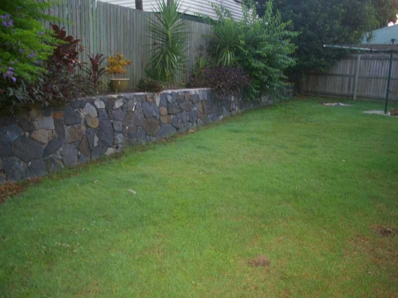 21 Brisbane Road, Dinmore QLD 4303