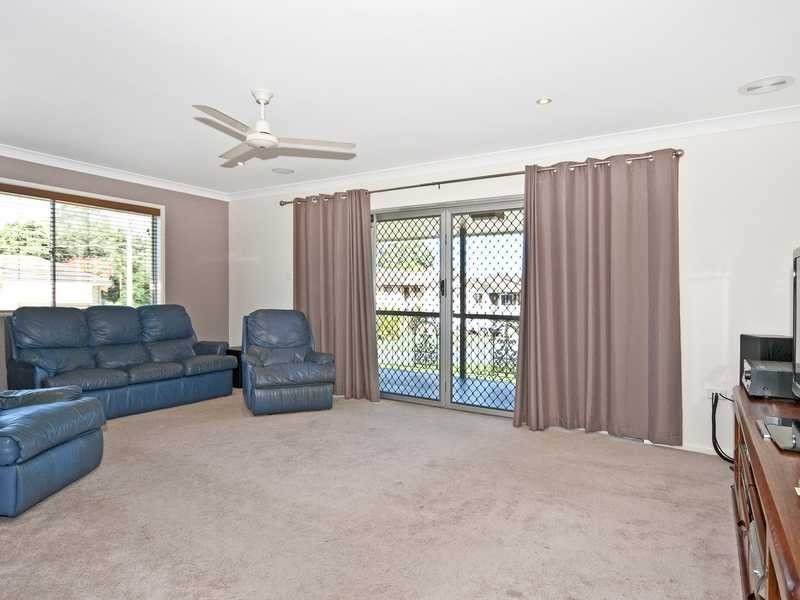 1 Creston Street, Raceview QLD 4305