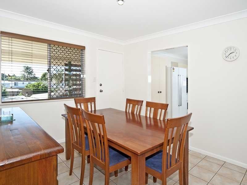 1 Creston Street, Raceview QLD 4305