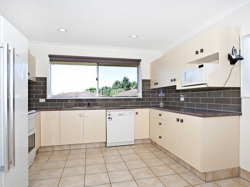 1 Creston Street, Raceview QLD 4305