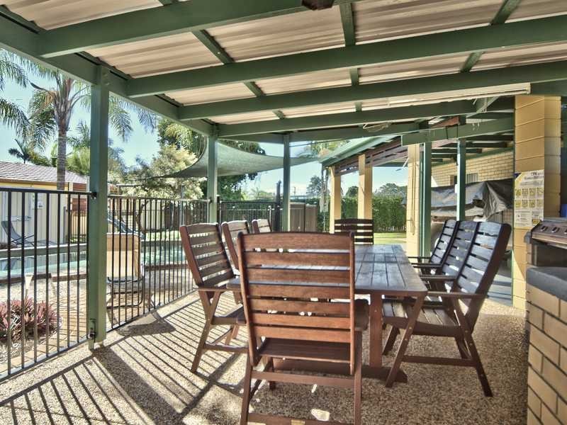 1 Creston Street, Raceview QLD 4305