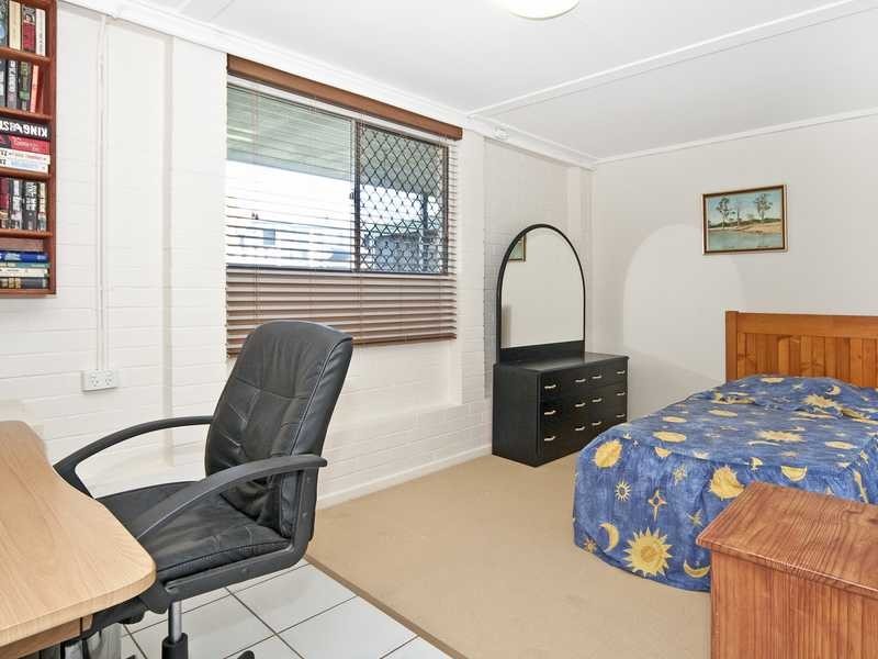 1 Creston Street, Raceview QLD 4305