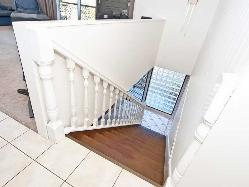 1 Creston Street, Raceview QLD 4305