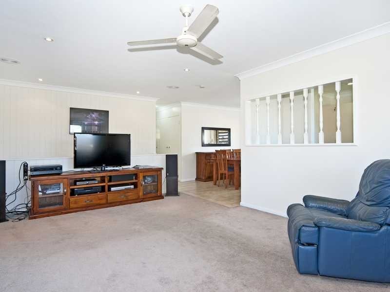 1 Creston Street, Raceview QLD 4305