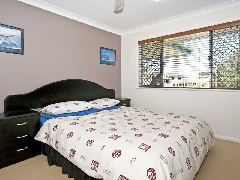 1 Creston Street, Raceview QLD 4305