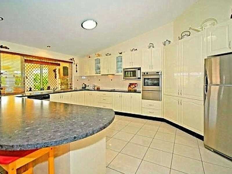 15 Alexandra Close, Flinders View QLD 4305