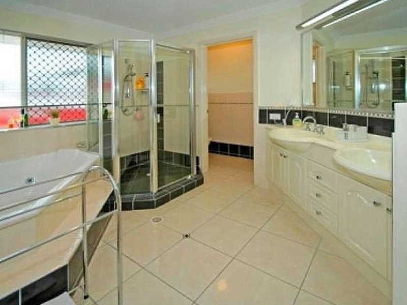 15 Alexandra Close, Flinders View QLD 4305