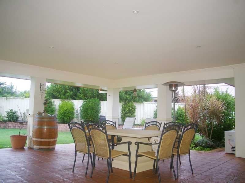 15 Alexandra Close, Flinders View QLD 4305