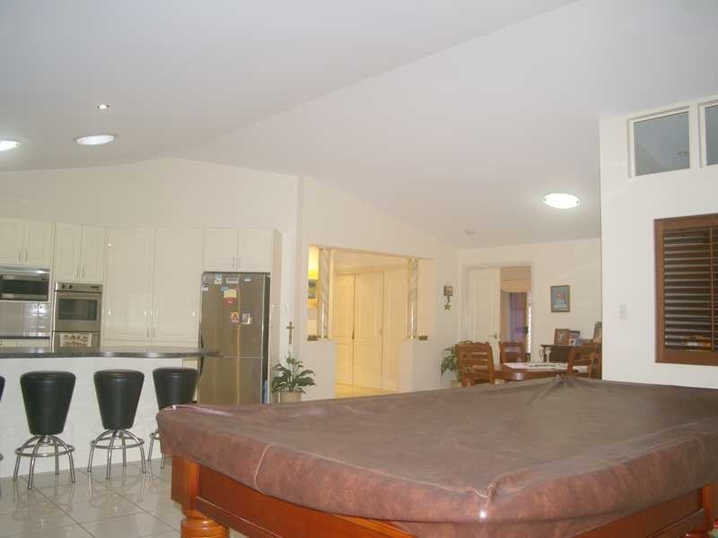 15 Alexandra Close, Flinders View QLD 4305