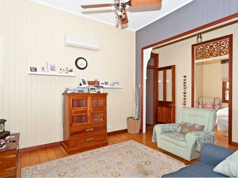 25 North Station Road, North Booval QLD 4304