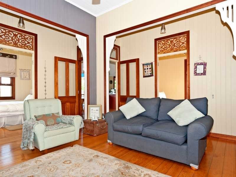 25 North Station Road, North Booval QLD 4304